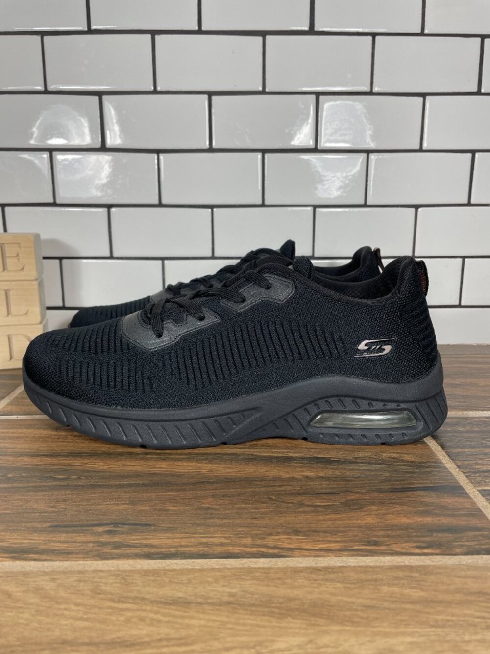 Skechers BOBS Sport Squad Air Close Encounter Shoes Womens Size 10 Black Sneaker